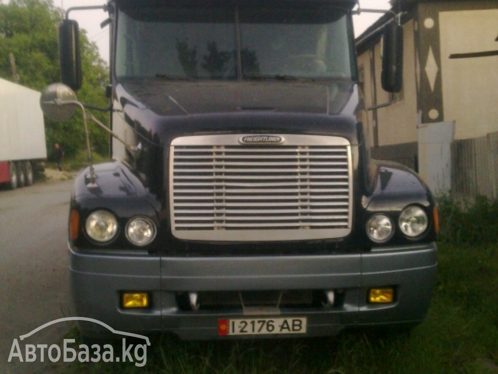 Тягач Freightliner st-120