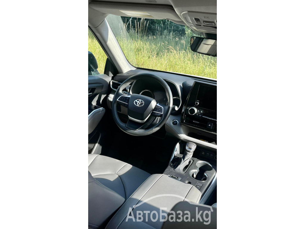 Toyota Highlander 2017 года за 3 400 000 сом