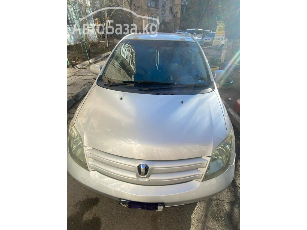Toyota Ist 2003 года за ~596 500 сом