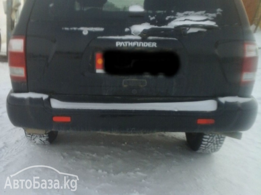 Nissan Pathfinder 2001 года за ~818 200 руб.