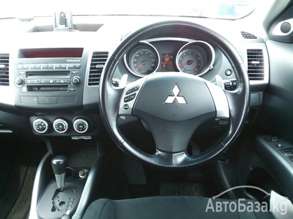 Mitsubishi Outlander 2006 года за ~823 800 сом