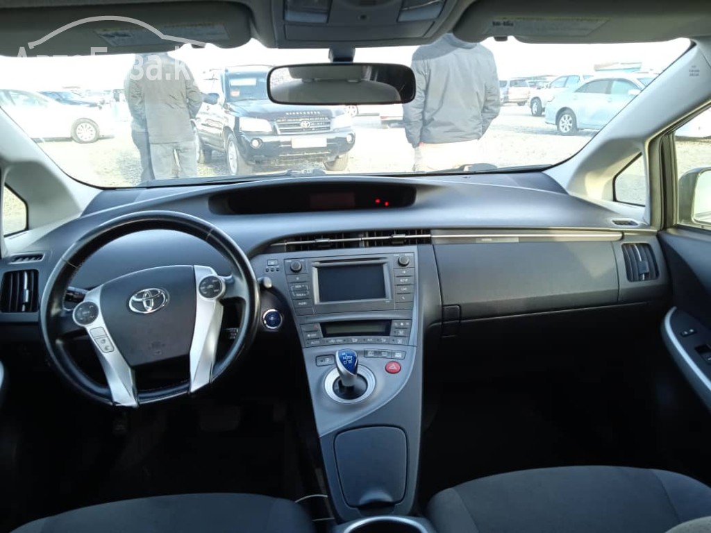 Toyota Prius 2014 года за ~849 600 сом