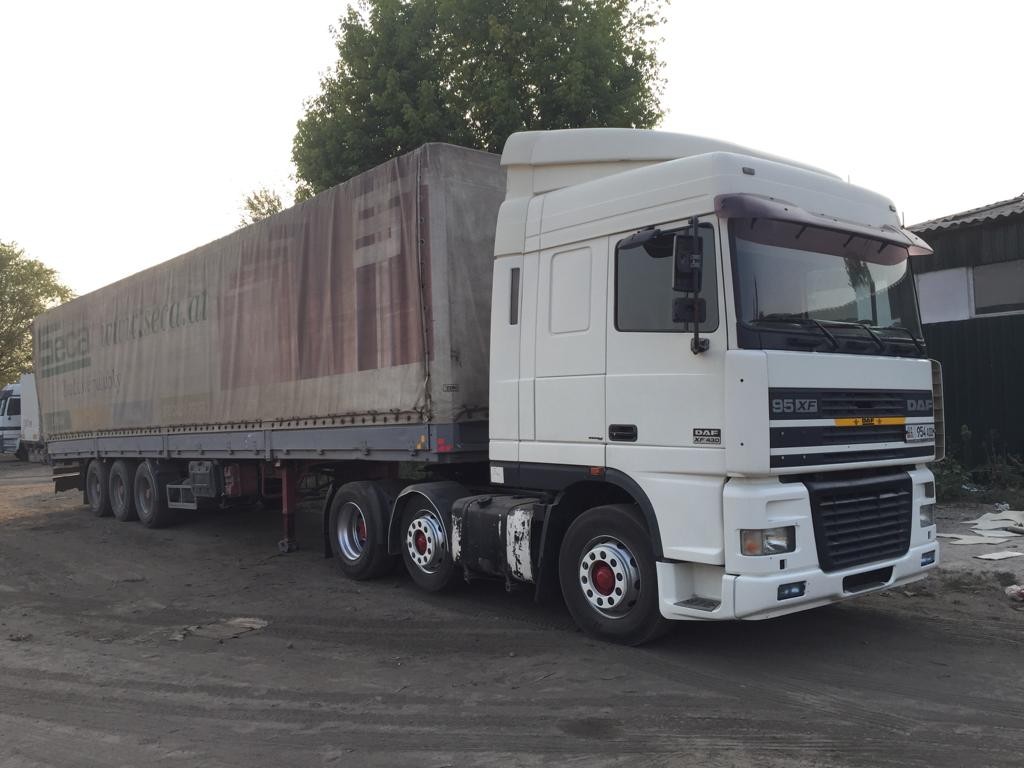 Тягач DAF XF95 430