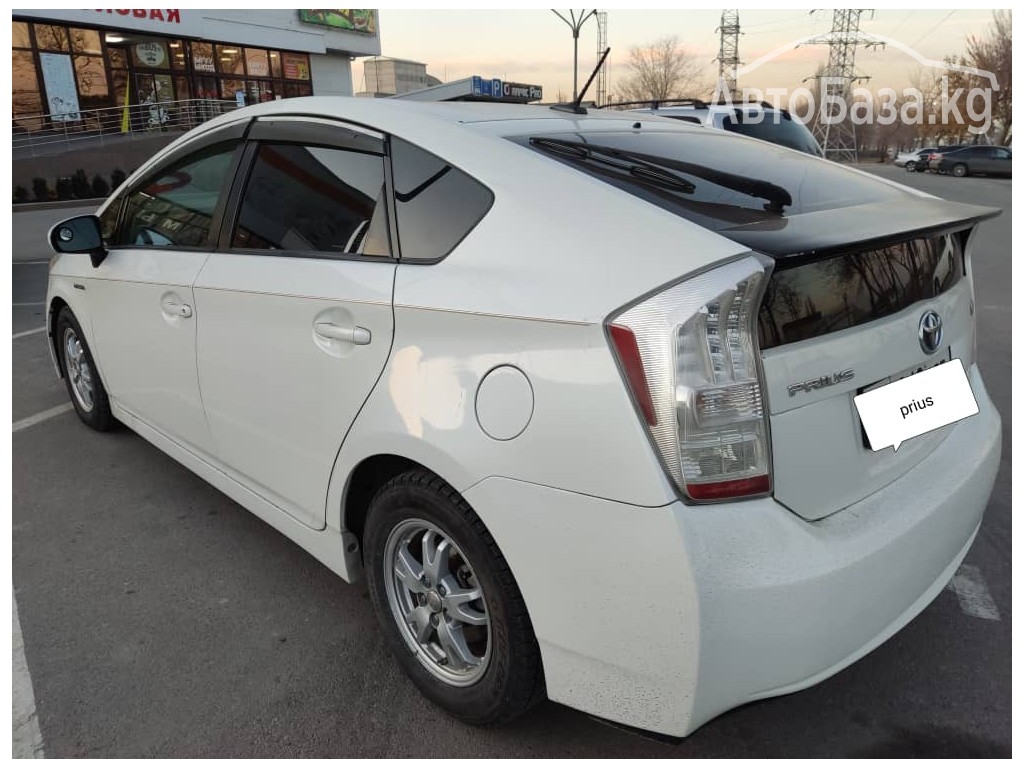 Toyota Prius 2010 года за ~1 034 500 сом