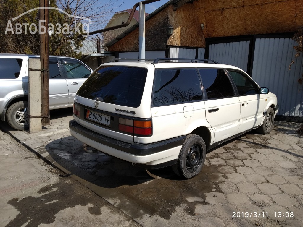 Volkswagen Passat CC 1990 года за 90 000 сом