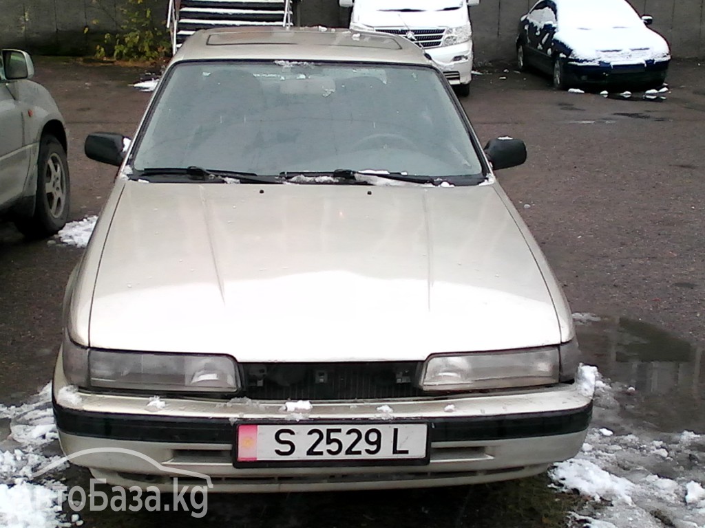 Mazda 626 1988 года за 150 000 сом