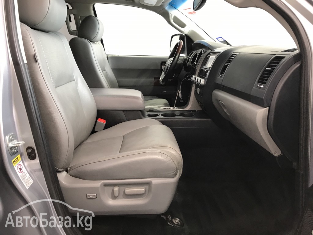 Toyota Sequoia 2014 года за ~2 758 700 сом