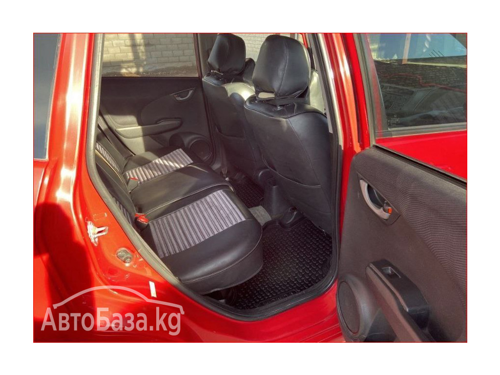 Honda Fit 2010 года за 5 000$