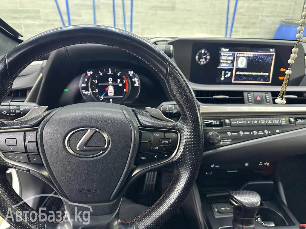 Lexus ES 2017 года за ~3 298 300 сом