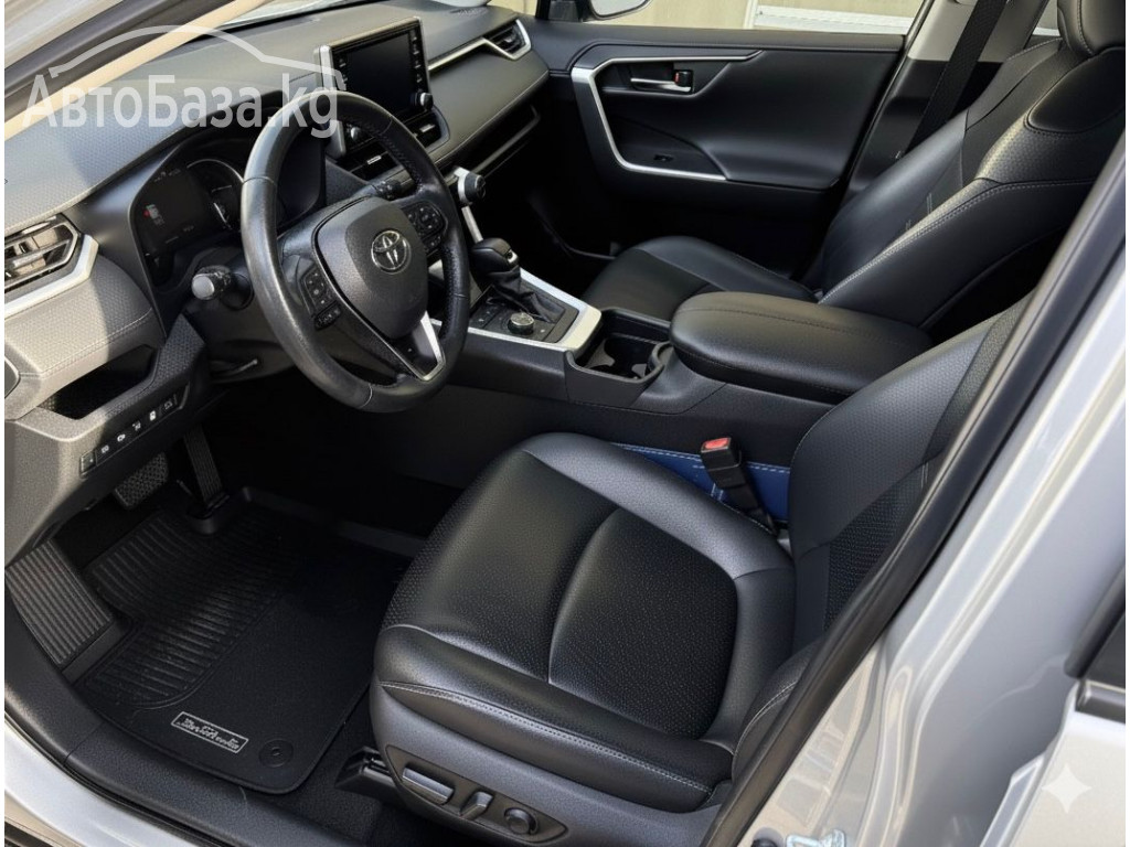 Toyota RAV4 2017 года за ~2 631 600 сом
