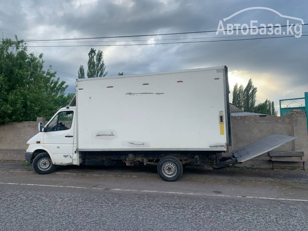 Фургон Mercedes-Benz Sprinter 