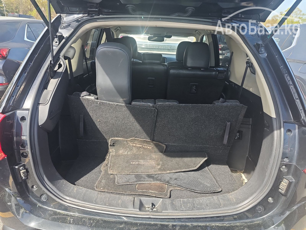 Mitsubishi Outlander 2017 года за 1 900 000 сом