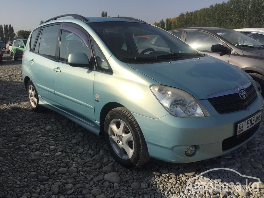 Toyota Corolla Verso 2004 года за 680 000 сом