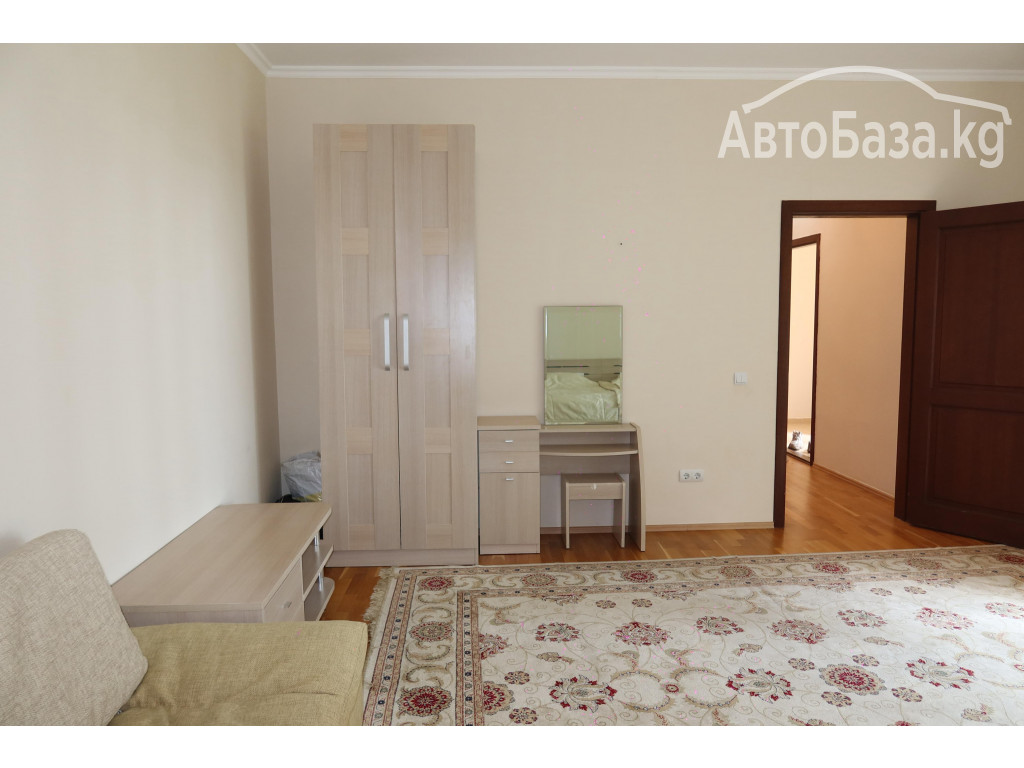 Сдается коттедж на Иссык-Куле , с. Бостери, первая линия,4 спальни!