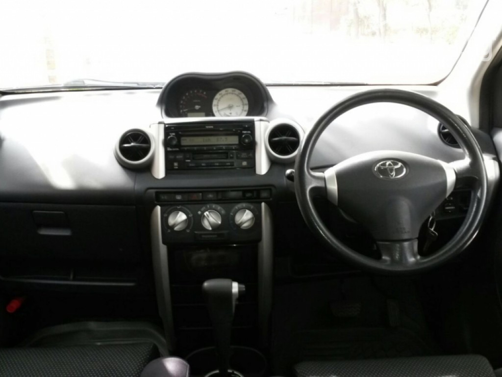 Toyota Ist 2003 года за ~357 800 сом