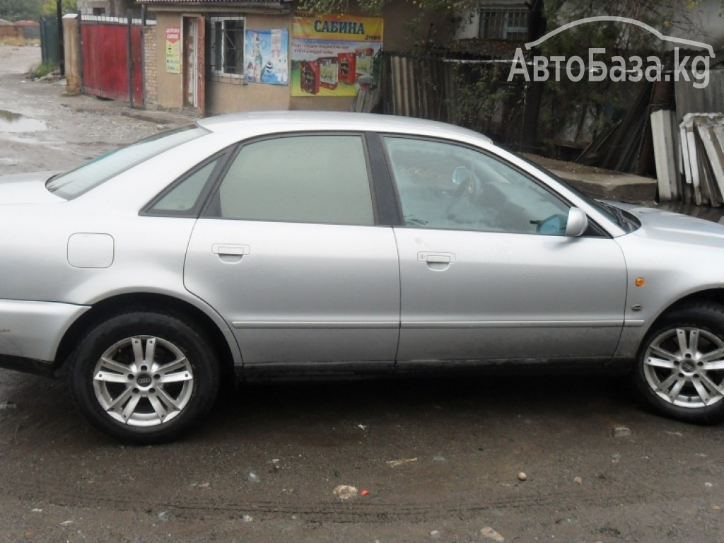 Audi A4 1997 года за 4 100$