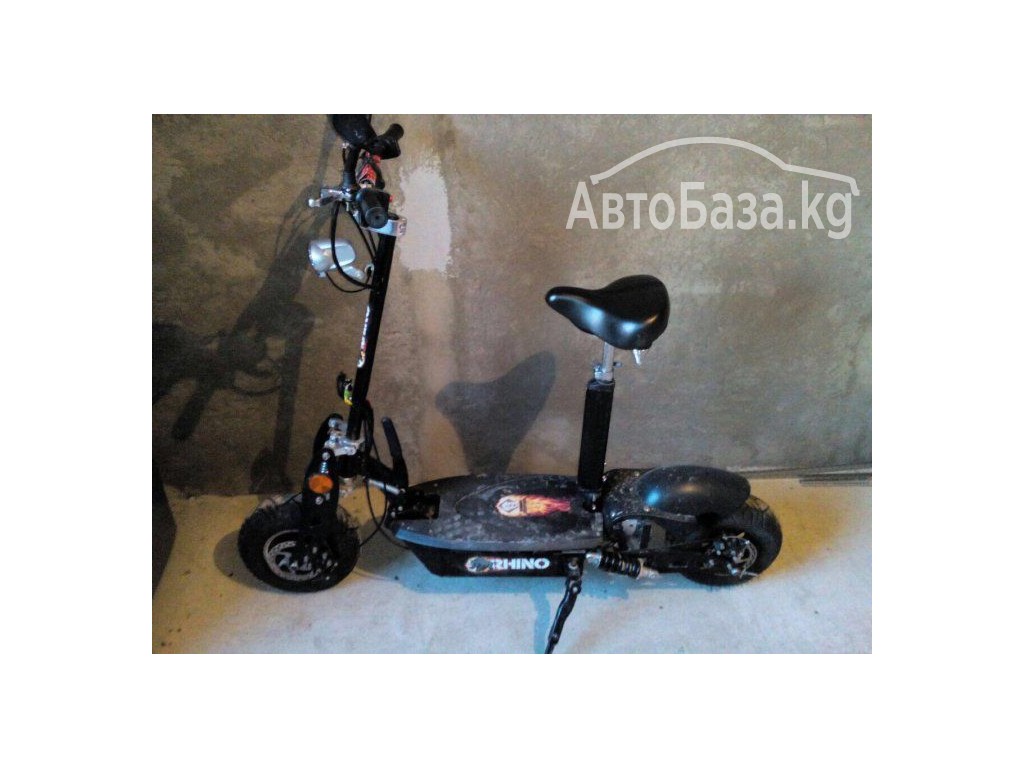 Продаю электро самакат Eltreco Rhino ES17. 