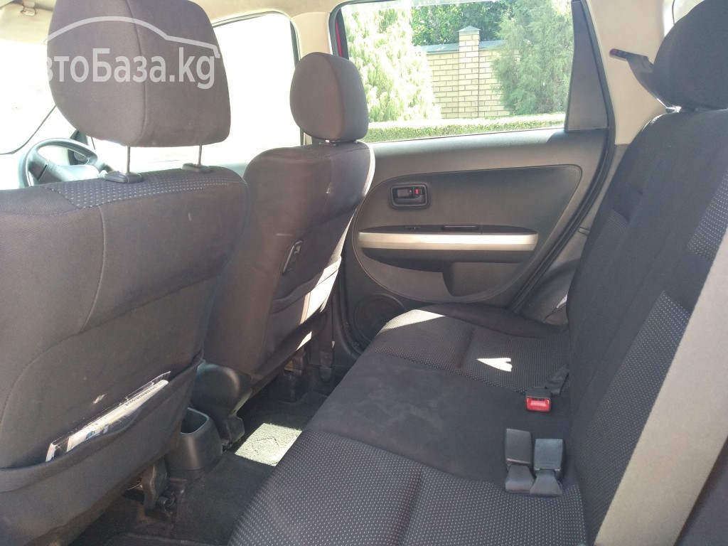 Toyota Ist 2003 года за ~388 000 сом