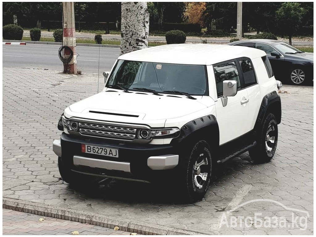 Toyota FJ Cruiser 2008 года за ~1 422 500 сом