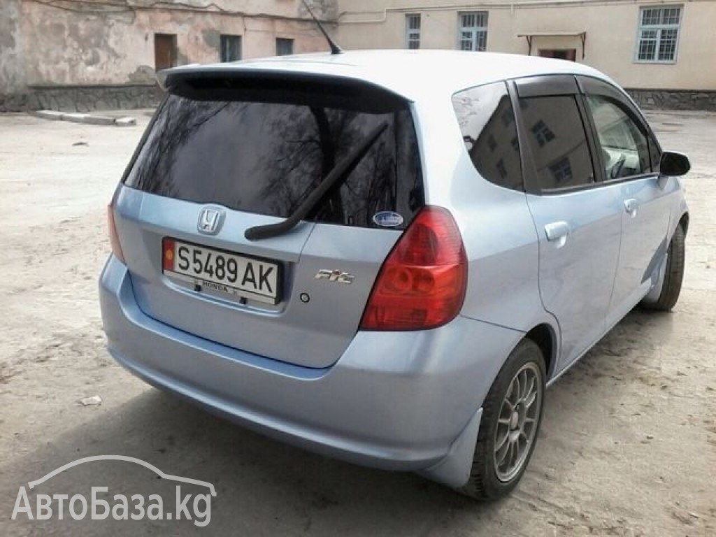 Honda Fit 2003 года за ~318 200 руб.