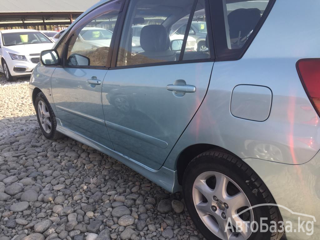 Toyota Corolla Verso 2004 года за 680 000 сом