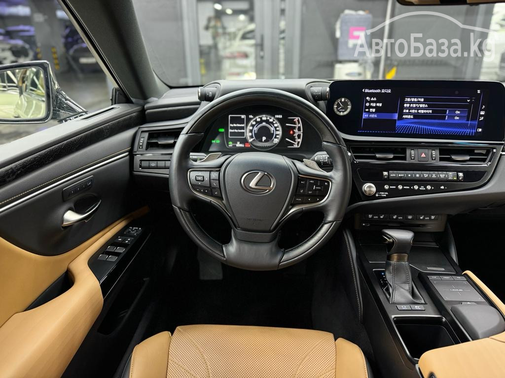 Lexus ES 2017 года за ~3 922 500 сом