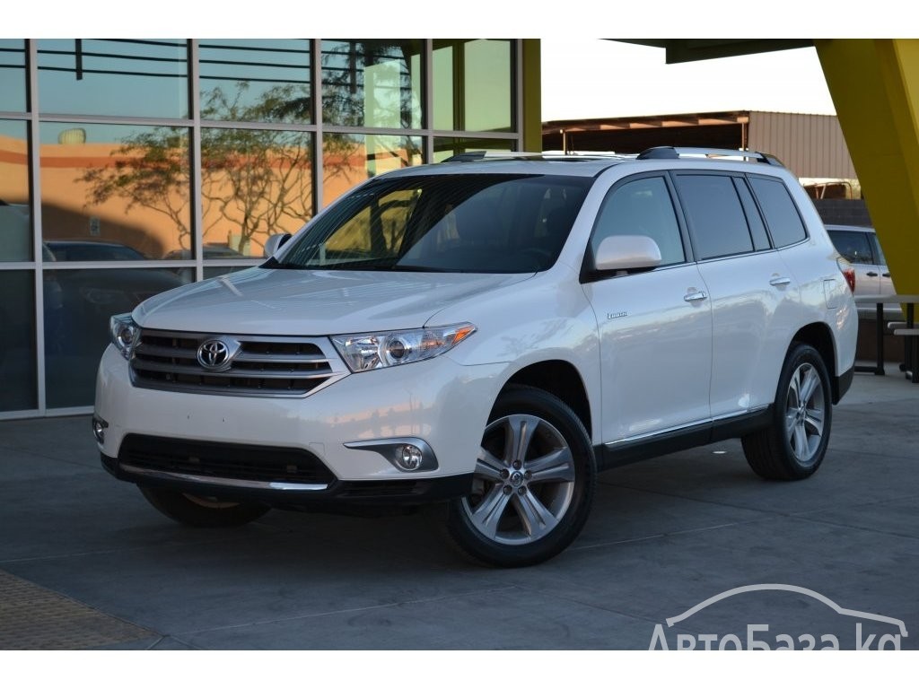 Toyota Highlander 2013 года за ~1 239 000 сом