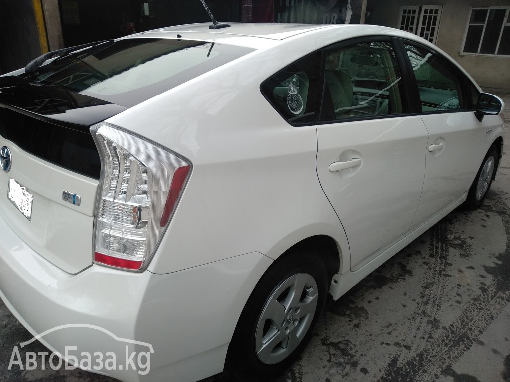 Toyota Prius 2010 года за ~824 600 сом