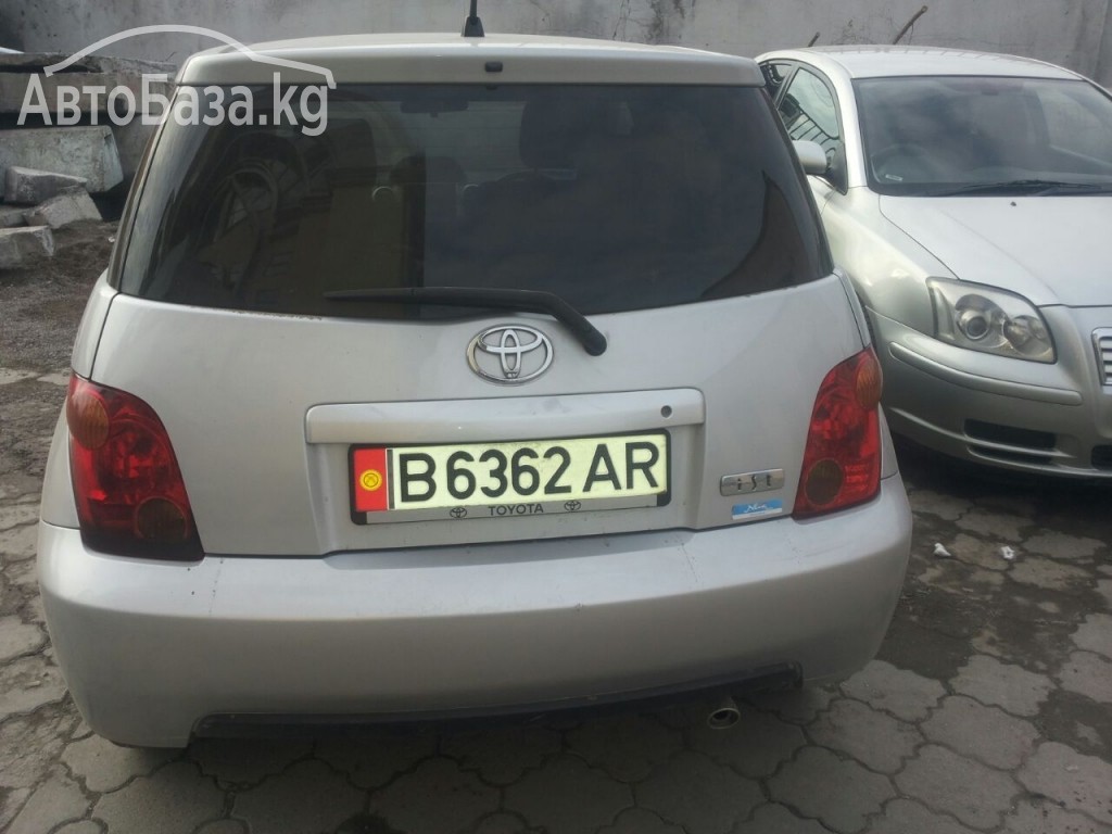 Toyota Ist 2002 года за ~389 400 сом