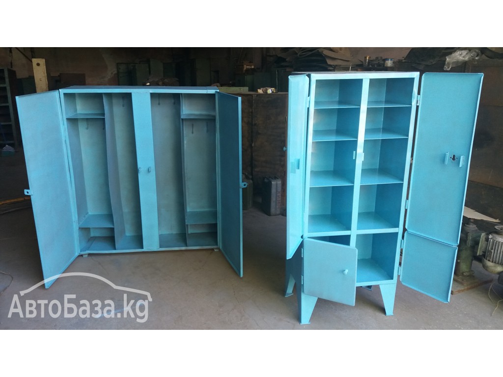 Продаю металлические стеллажи (СССР) и шкафы