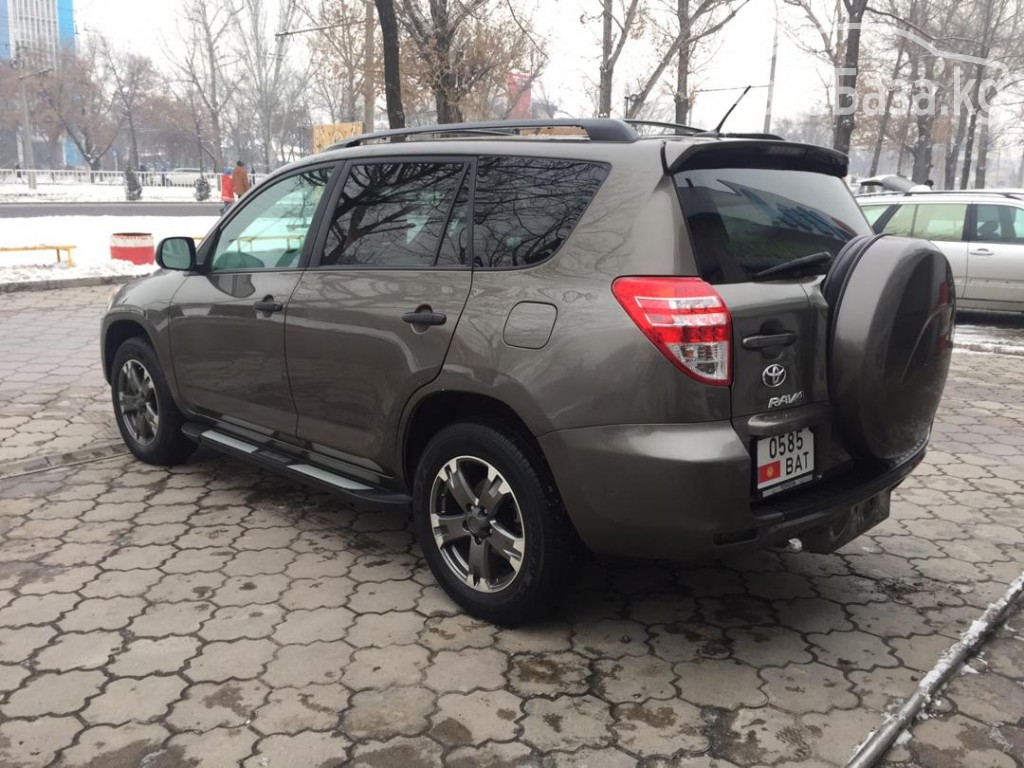 Toyota RAV4 2012 года за ~1 043 500 сом