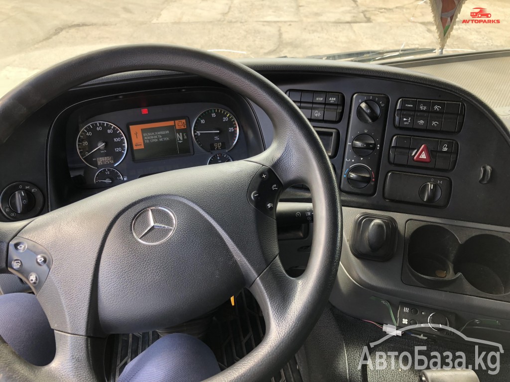 Тягач Mercedes-Benz Actros