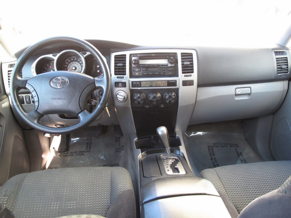 Toyota 4Runner 2004 года за ~1 770 000 сом