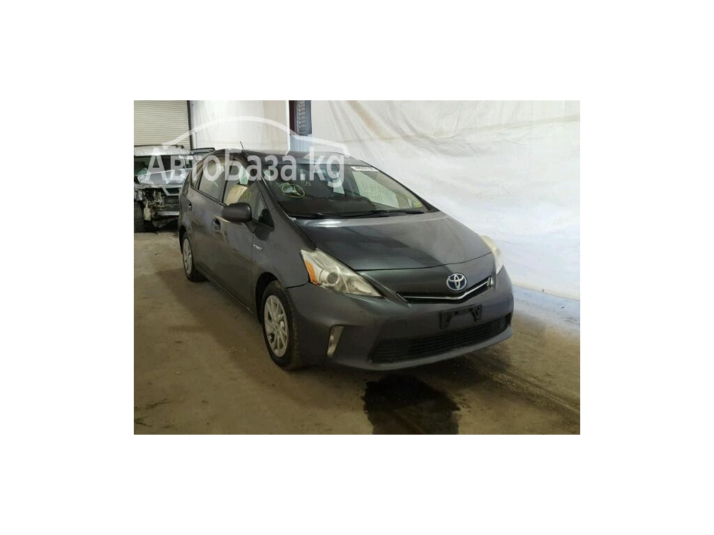 Toyota Prius V 2012 года за ~690 300 сом