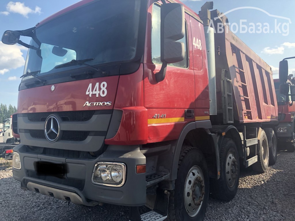 Самосвал Mercedes-Benz actros