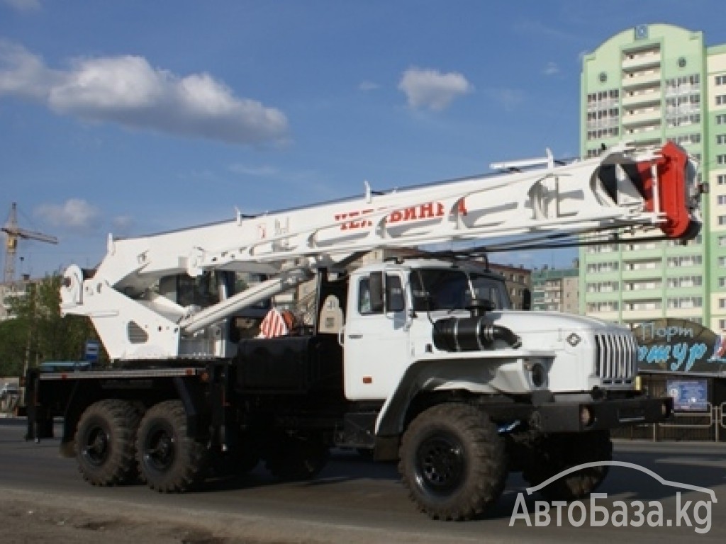 Автокран ЧМЗ КС-45721-21