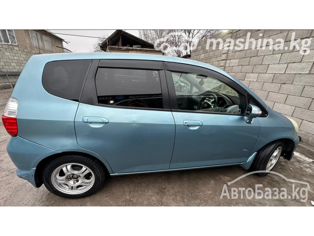 Honda Fit 2005 года за 520 000 сом