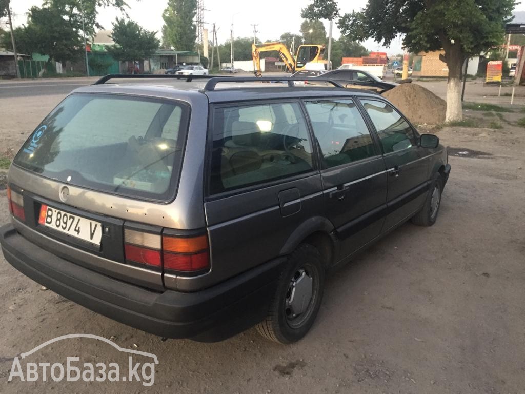 Volkswagen Passat 1990 года за 140 000 сом
