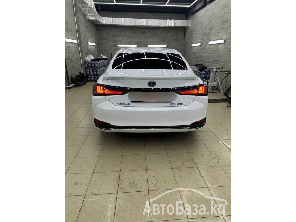 Lexus ES 2017 года за ~3 298 300 сом