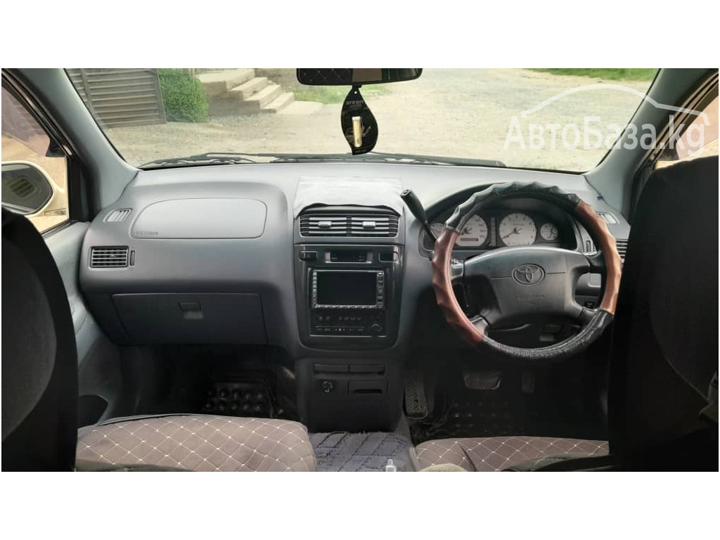 Toyota Ipsum 1998 года за ~6 500$