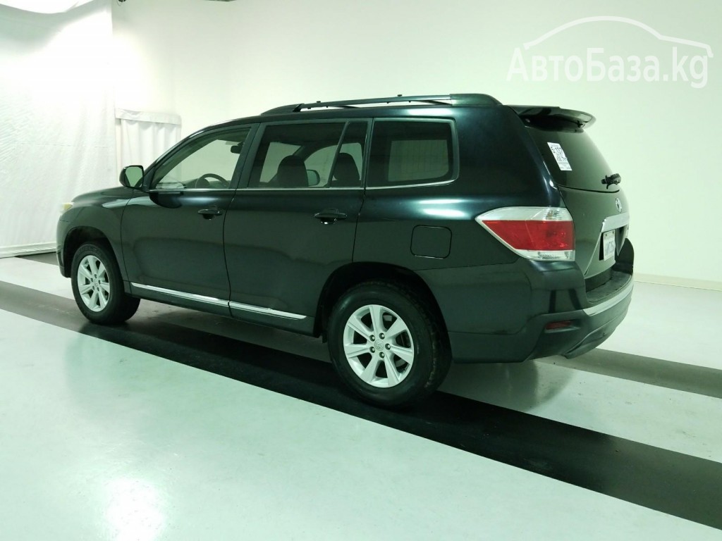 Toyota Highlander 2013 года за ~1 260 900 сом