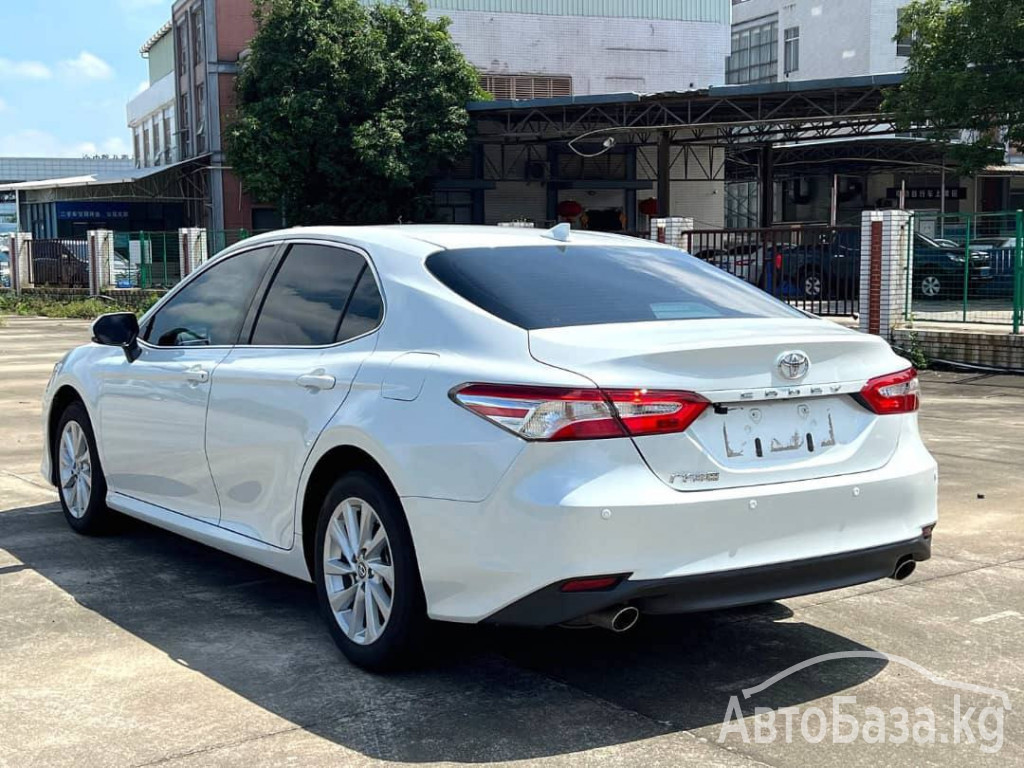 Toyota Camry 2017 года за ~1 728 100 сом