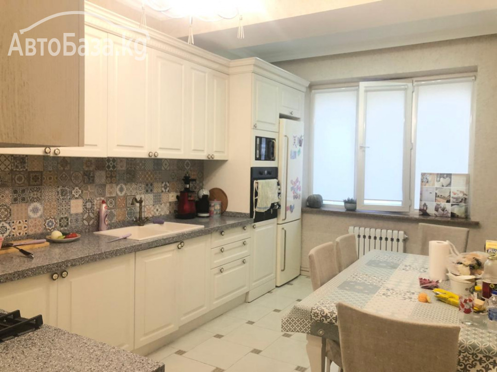 Продаю 3х комнатную квартиру в центре города, район: Вефа 