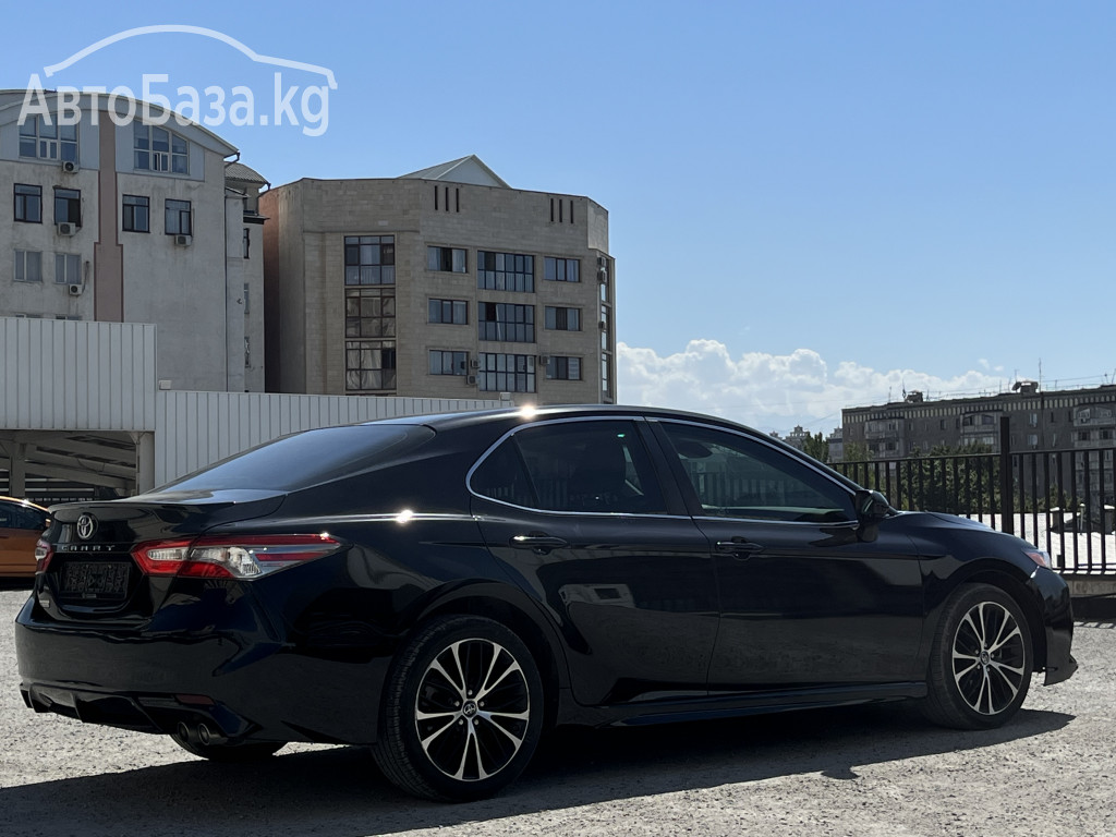 Toyota Camry 2017 года за ~1 932 800 сом