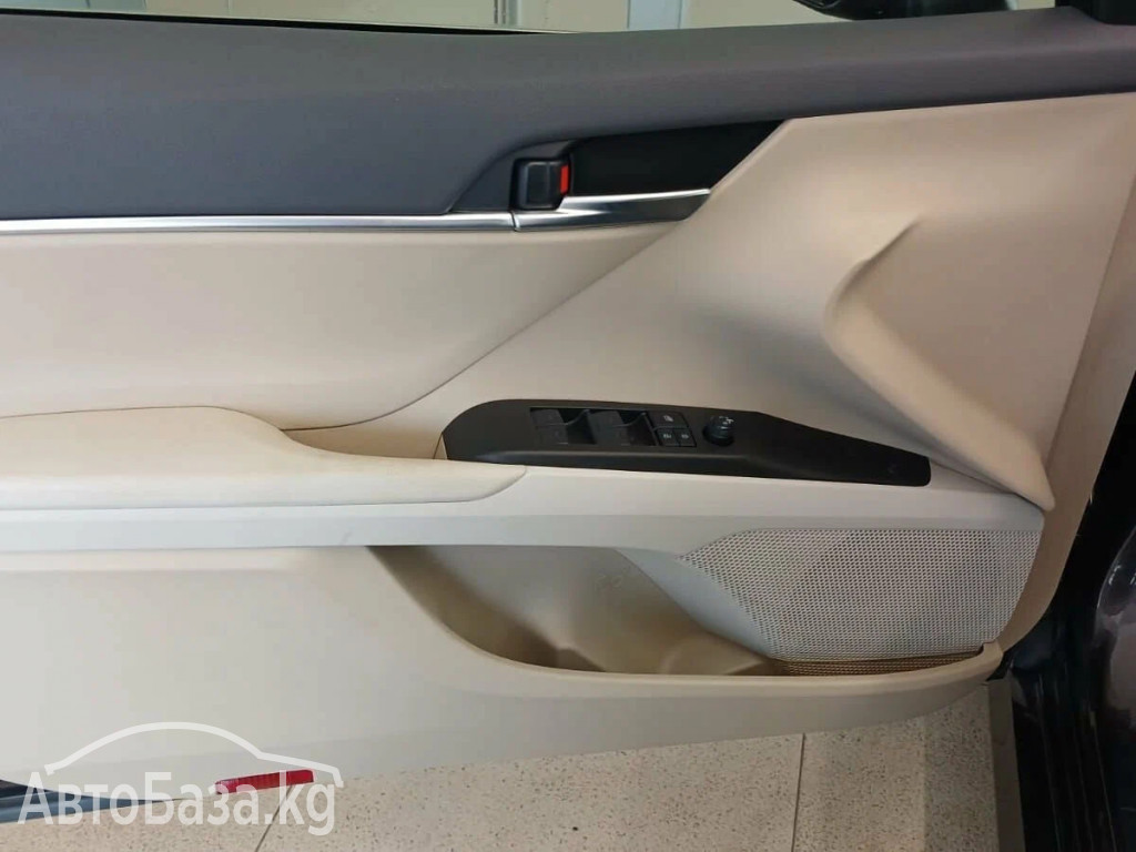 Toyota Camry 2017 года за 2 360 000 сом