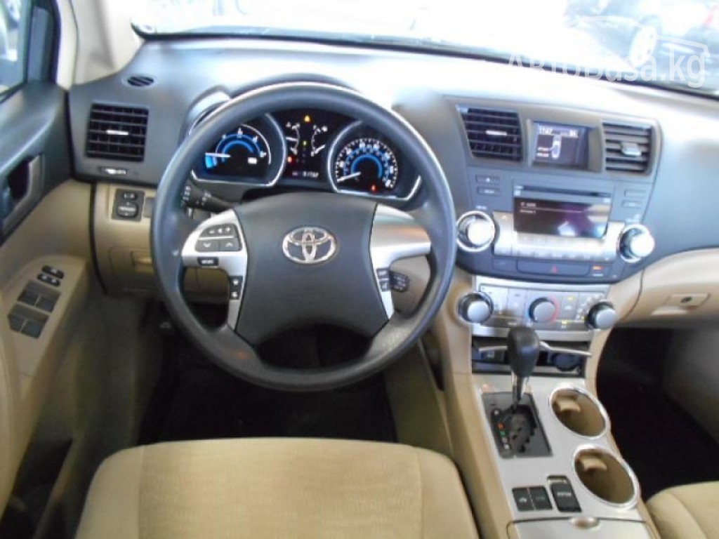 Toyota Highlander 2011 года за ~2 739 000 сом