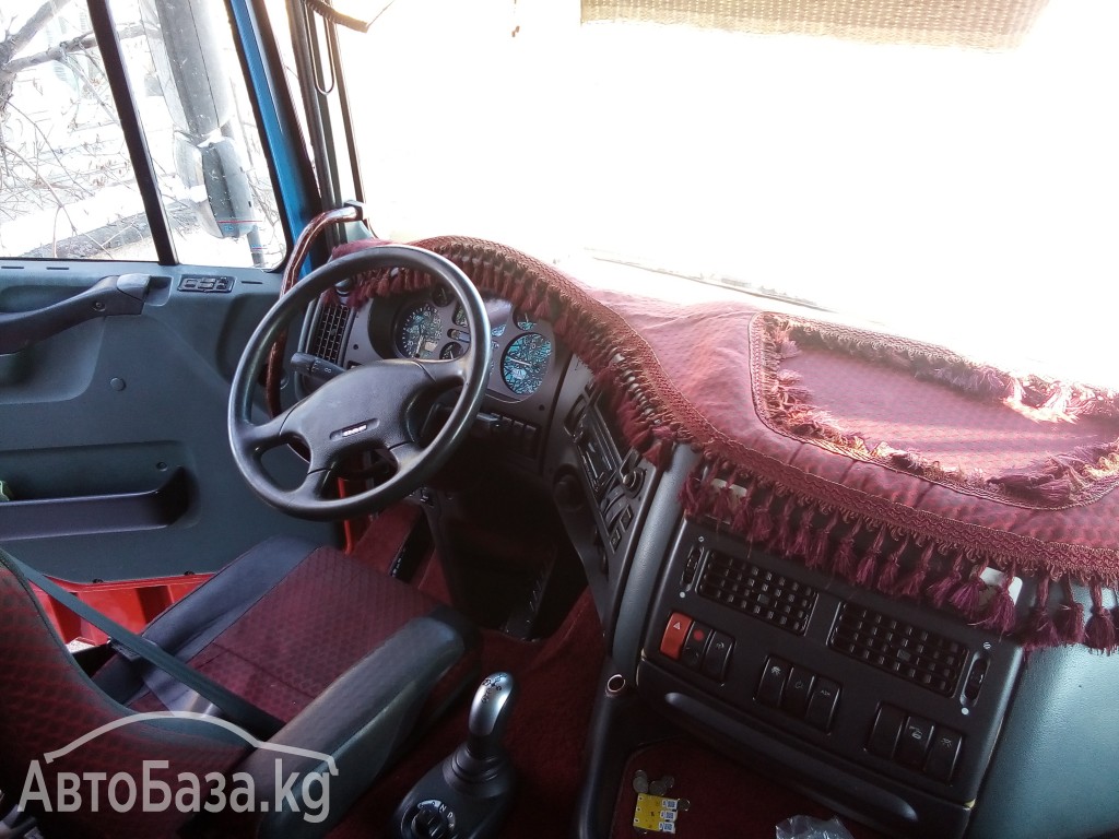 Фура DAF XF 95