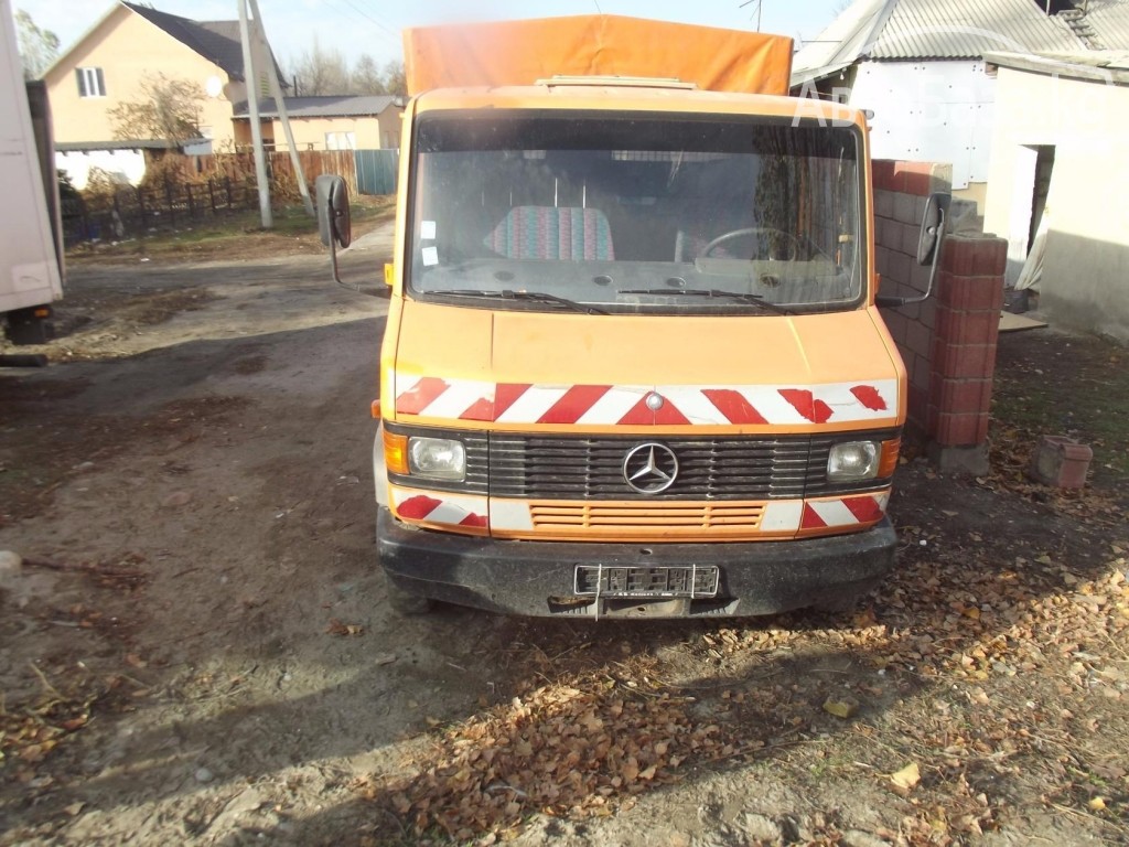 Бортовой Mercedes-Benz Гигант 611