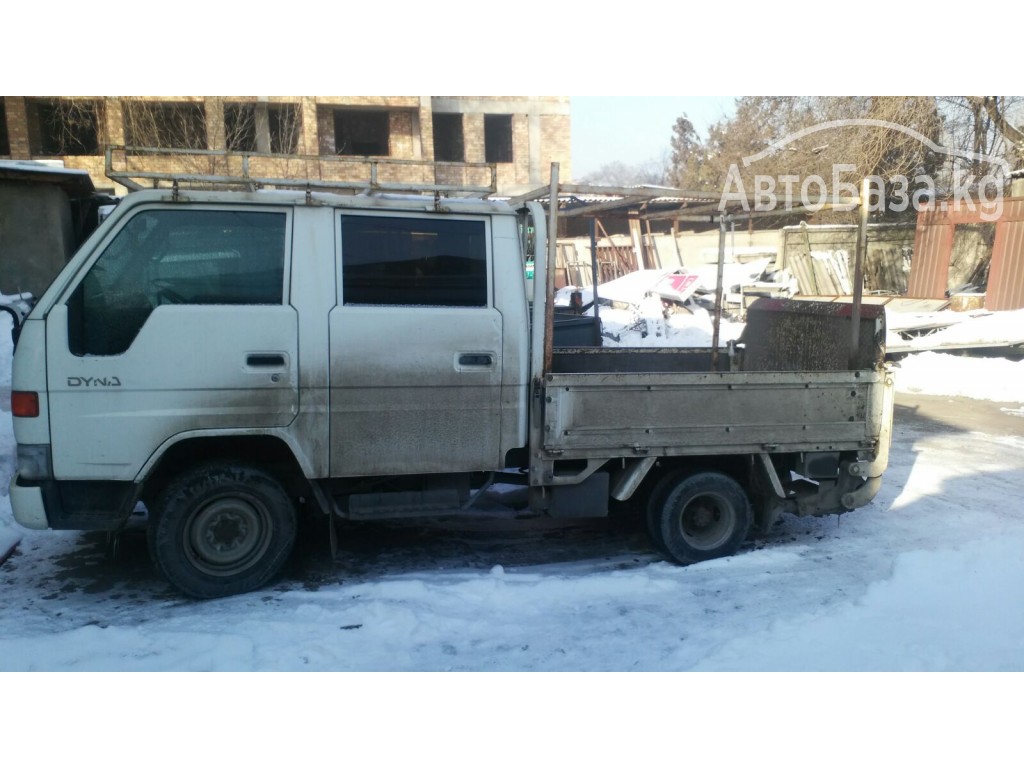 Фургон Toyota DYNA