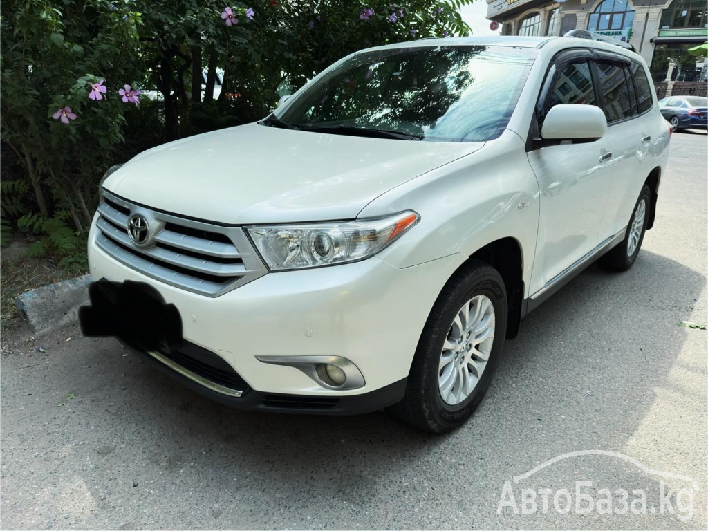 Toyota Highlander 2013 года за ~1 753 600 сом
